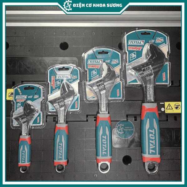 Mỏ lết cán nhựa xịn Total
