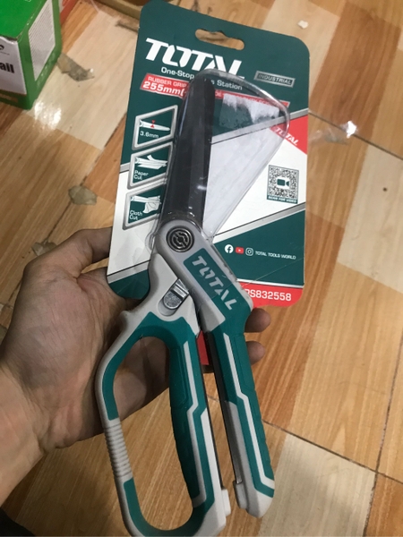 Kéo cắt đa năng Total
