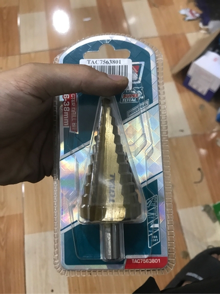 Mũi khoan bậc thang, mũi khoan tháp Total