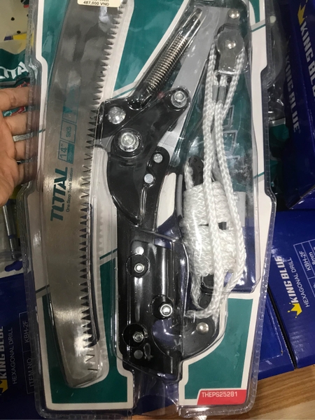 Kéo cắt cành trên cao TOTAL THEPS25281 chiều dài tối đa 2.8m, đường kính cắt tối đa 25mm, có lưỡi cưa cưa cành trên cao