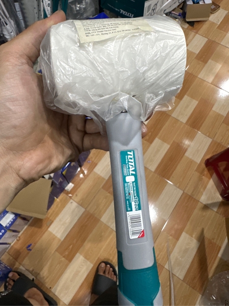 Búa cao su trắng Total