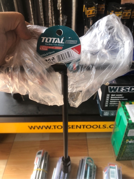 Cần siết chữ T màu đen Total