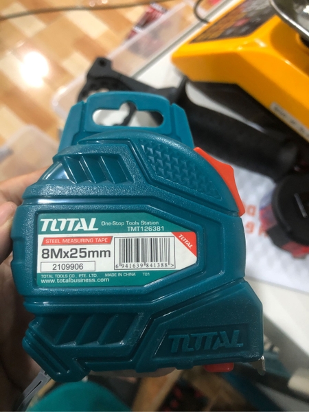 Thước kéo thép nền vàng Total