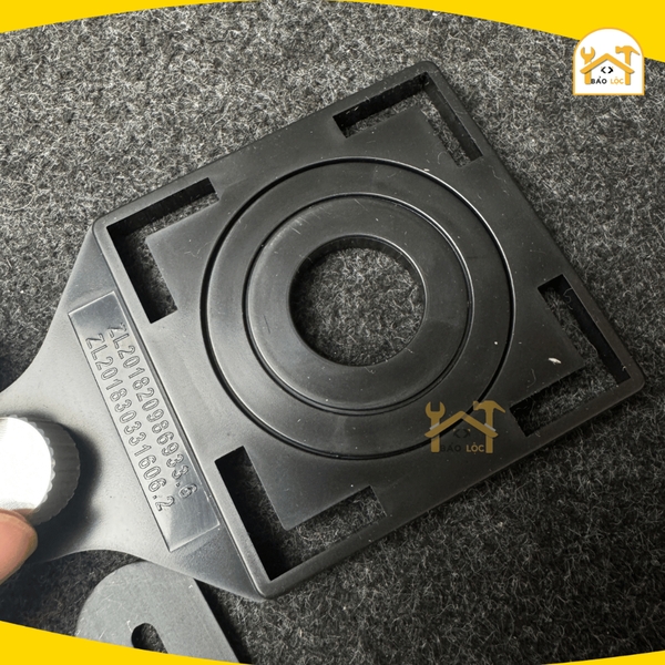 Thước định vị lỗ khoan - cắt ốp lát gạch (6 gốc gấp) Tolsen 41045 - Hàng chính hãng.