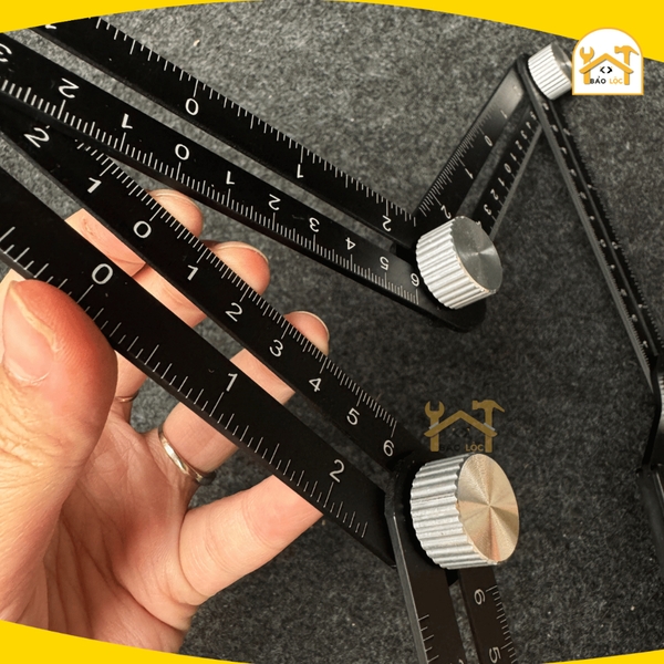 Thước định vị lỗ khoan - cắt ốp lát gạch (6 gốc gấp) Tolsen 41045 - Hàng chính hãng.