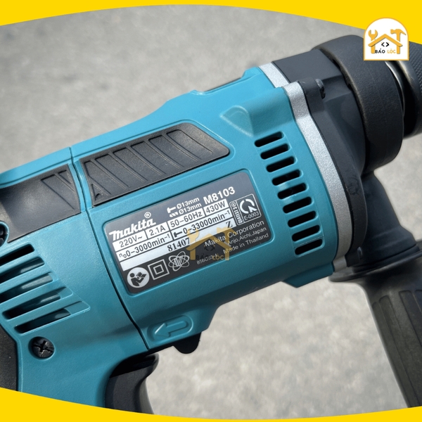 Máy khoan búa Makita M8103KX2B (kèm 26 phụ kiện) - Hàng chính hãng.