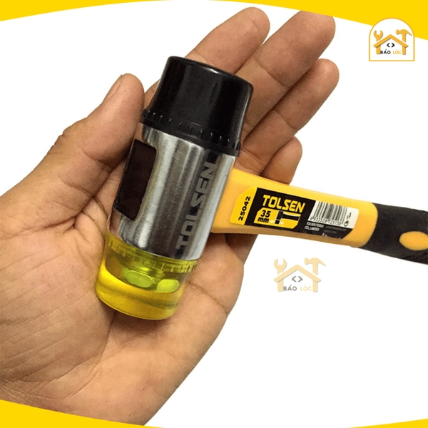 Búa cao su 2 đầu TOLSEN 35mm 25042 chịu lực tốt, khả năng chống biến dạng, mài mòn khi tác động mạnh