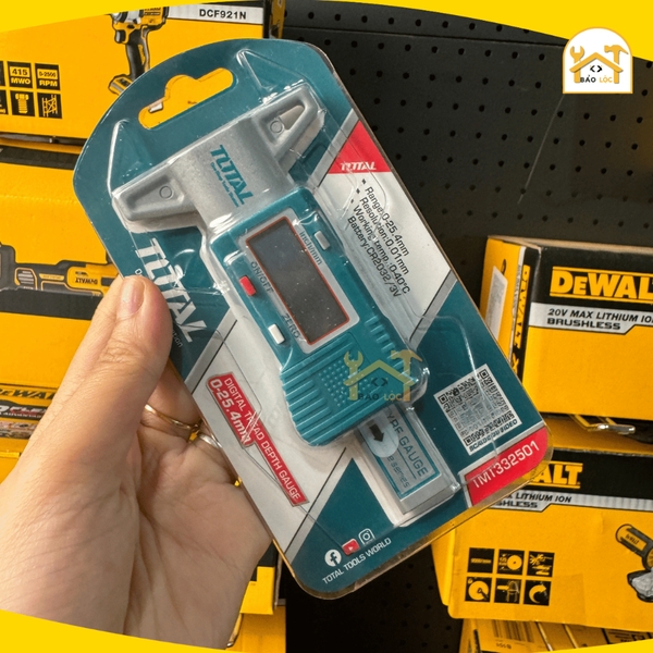 Thước đo độ sâu điện tử TOTAL TMT332501 dùng pin 3V phạm vi đo từ 0 đến 25.4mm dễ dàng chuyển đổi hệ thống - Hàng chính