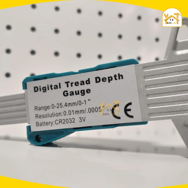Thước đo độ sâu điện tử TOTAL TMT332501 dùng pin 3V phạm vi đo từ 0 đến 25.4mm dễ dàng chuyển đổi hệ thống - Hàng chính