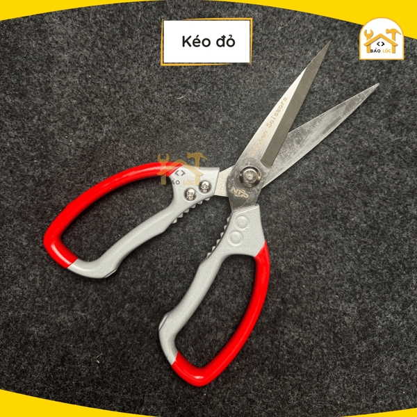 Kéo gia dụng NTP SK5 – Lưỡi thép cao cấp, tay cầm xanh đỏ.
