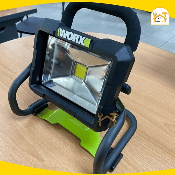Thân đèn Led công trình dùng pin 20V Worx WU026.9 (Chưa kèm pin + sạc) - Hàng chính hãng.