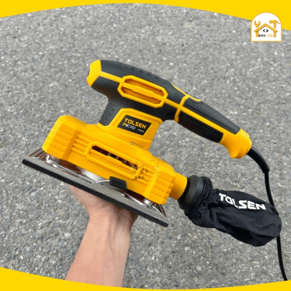 Máy chà nhám cầm tay 220W TOLSEN 79564, tần số quỹ đạo 13.000rpm, chà nhám vách thạch cao, trần nhà - Hàng chính hãng.