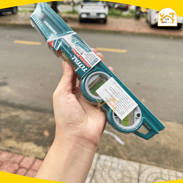 Thước thủy ống 245mm Total TMT221306 - Hàng chính hãng.