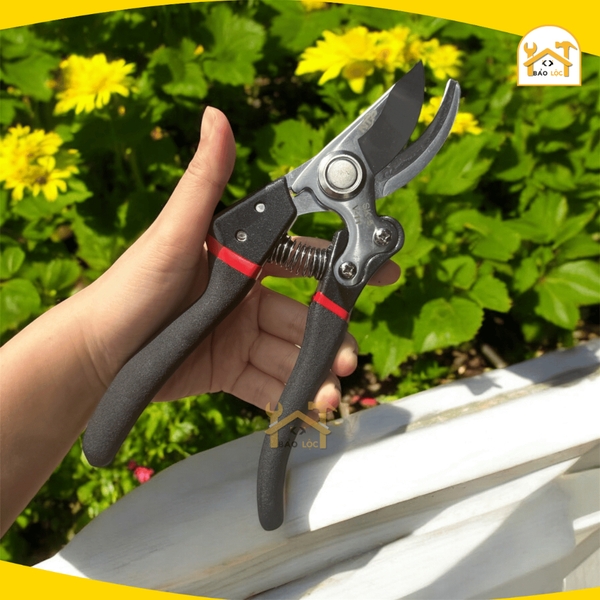 Kéo cắt cành thép SK5 chiều dài 8inch NTP cán bọc cao su nhám chống trơn trượt V11 - Hàng chính hãng