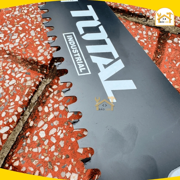 Cưa bê tông nhẹ TOTAL THTLCS1241 kích thước 24inch/600mm, chất liệu 65Mn dùng cắt bê tông nhẹ, gạch, thạch cao, nước đá