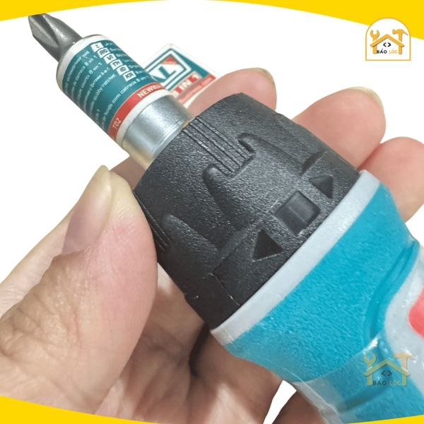 Bộ Tua Vít 8 Trong 1 tay vặn xoay chiều TOTAL TACSDS0706/TACSDS1726 ,Chất liệu: Cr-V - Hàng chính hãng.