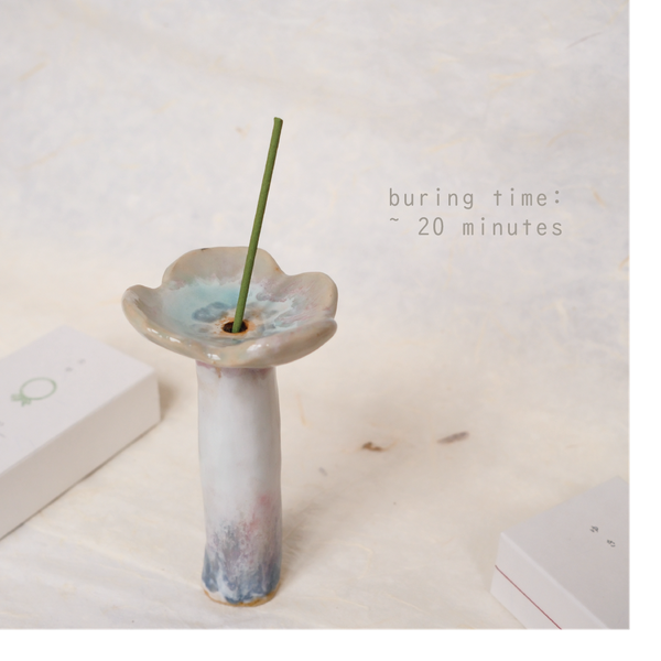 Nhang thơm tinh dầu cao cấp Cotoiro - hộp sang trọng, kèm chân đế incense