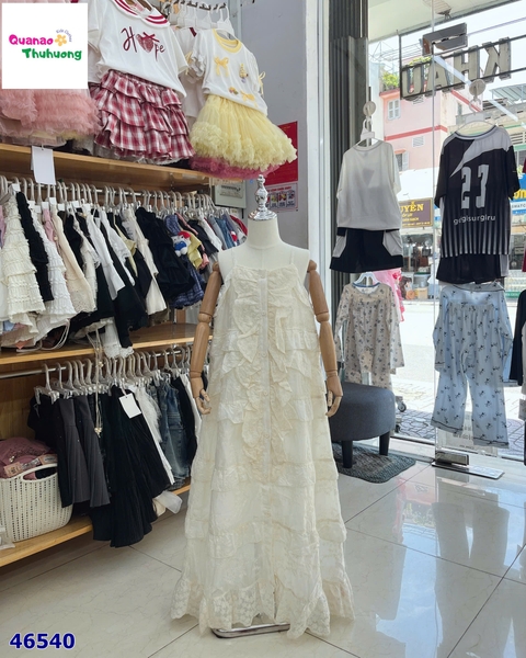 Đầm dây kem viền hoa