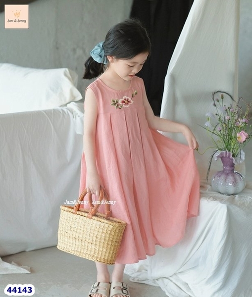 Đầm J&J hồng thêu hoa