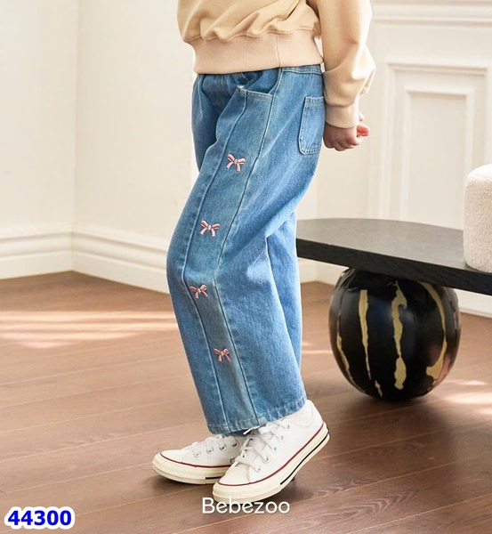 Quần jean Bebezo xanh nơ - size 130