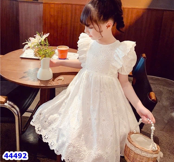 Đầm Sofia trắng dập hoa - size 2-3y
