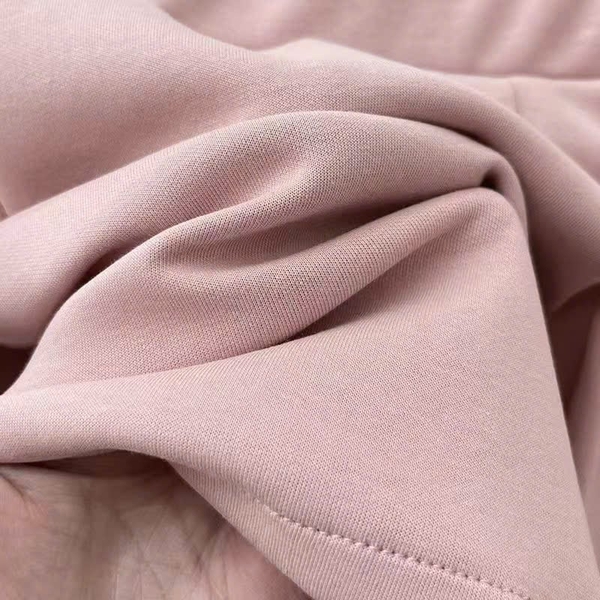Chân váy hồng xếp ly