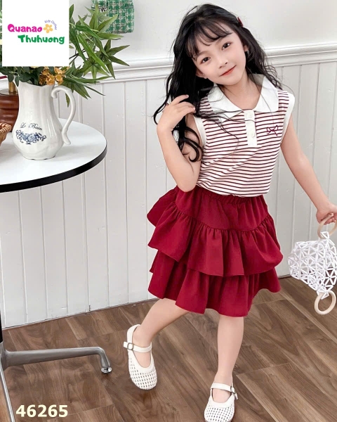 Set áo polo sọc đỏ, chân váy bí đỏ