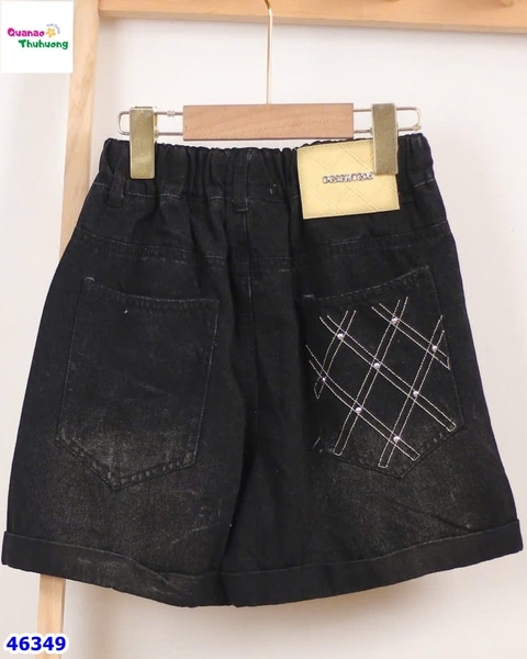 Quần short jean túi chữ M