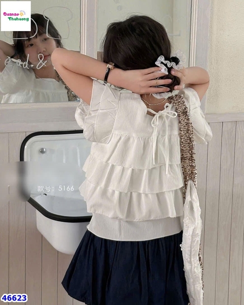 Áo trắng tầng