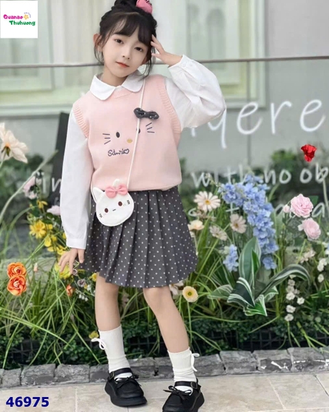 Set 3: sơ mi, chân váy xám, gile hồng Kitty (tặng túi đeo)