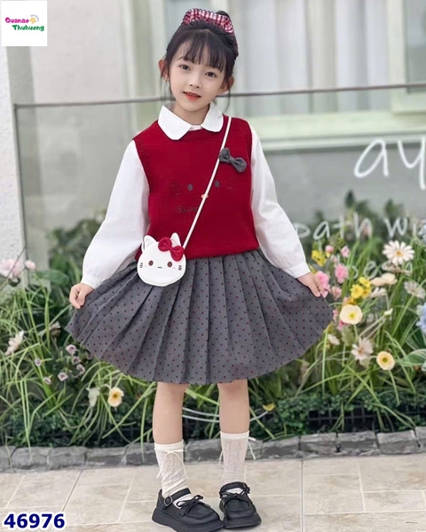 Set 3: sơ mi, chân váy xám, gile đỏ Kitty (tặng túi đeo)