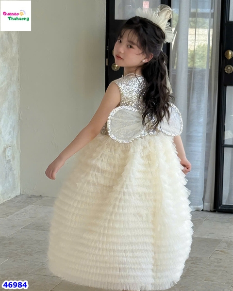 Đầm tiệc kem đính cườm