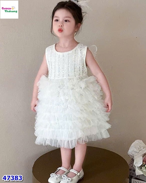 Đầm tiệc kem đính cườm, cánh bướm