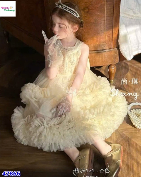 Đầm tiệc cổ yếm đính hạt và nơ