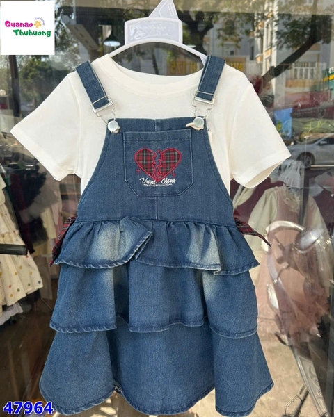 Set đầm yếm jean trái tim, áo trắng