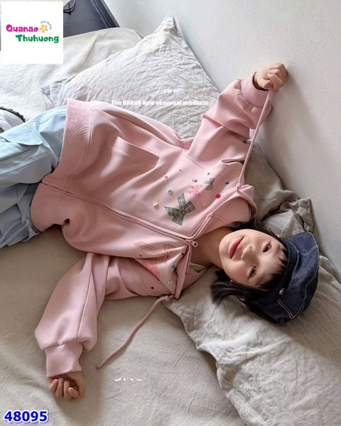 Áo khoác hồng nhiều nơ
