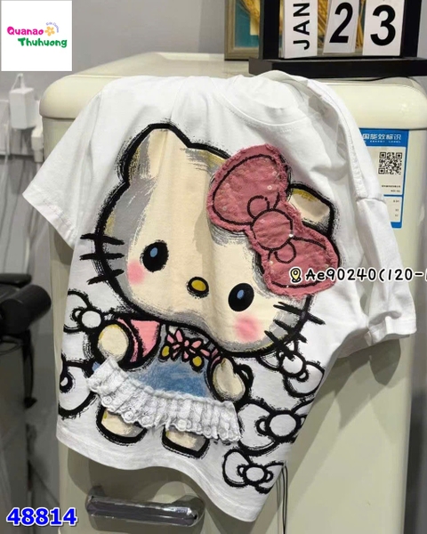 Áo thun trắng Kitty váy ren