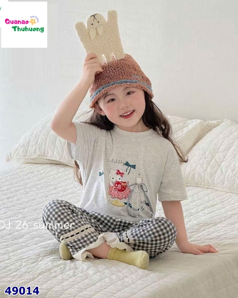Bộ dài xám Kitty, quần caro đen