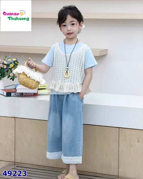 Set quần Jean dài, áo xanh yếm ren kem
