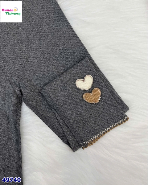 Legging xám đậm thêu trái tim
