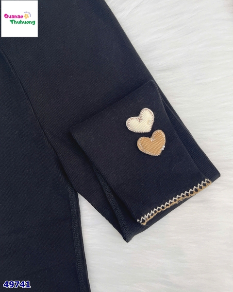 Legging đen thêu trái tim