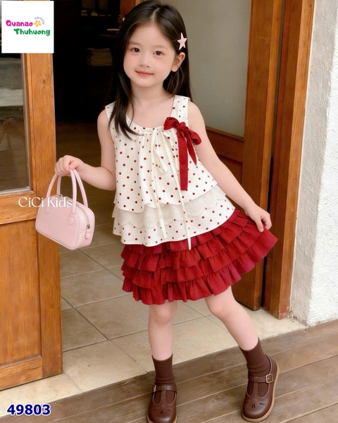 Set áo chấm bi đỏ, chân váy tầng