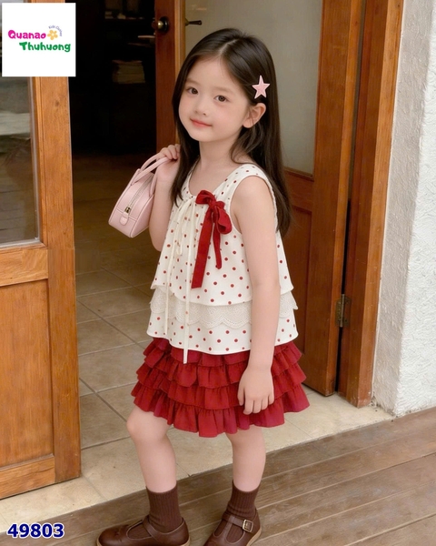 Set áo chấm bi đỏ, chân váy tầng