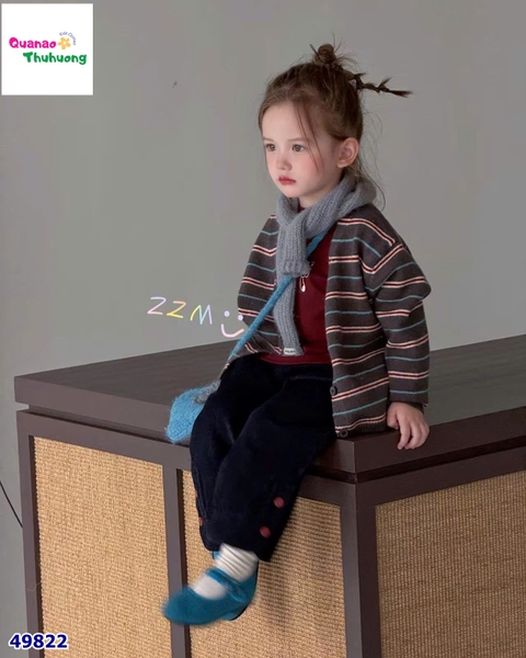 Set 3 món: áo khoác len sọc, áo đỏ, quần jean