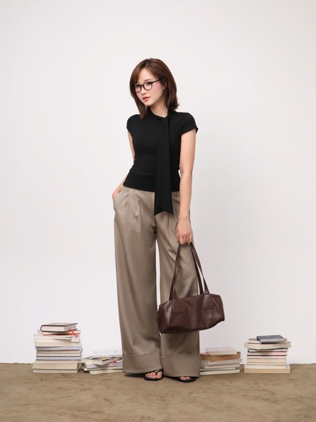 Seleen, Áo thun form ôm tay ngắn basic chi tiết dây cổ buộc, WT0277