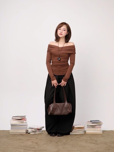 Gathered V-Neck Off-Shoulder Jersey Top, image 4
