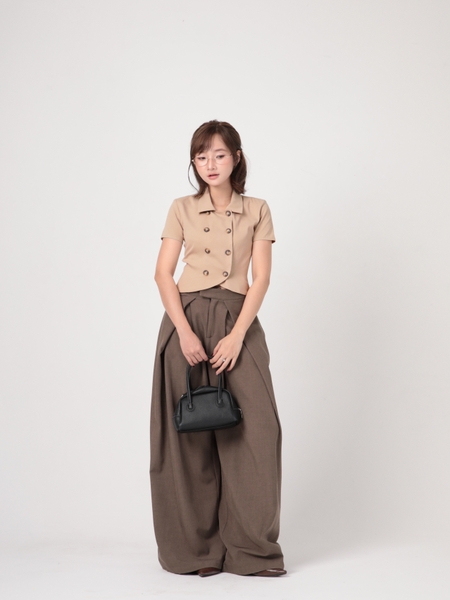 Seleen, Áo cổ sơ mi form ôm tay ngắn chi tiết 2 hàng nút, WT0274