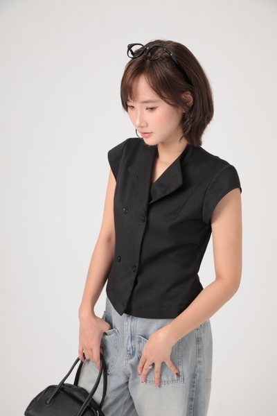 Seleen, Áo kaki cổ ngang kín form ôm lơi chi tiết 2 hàng nút, WT0267
