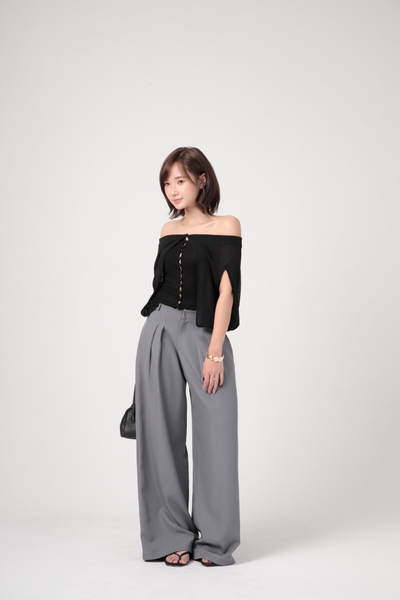 Seleen, Áo trễ vai form ôm chi tiết choàng cài nút giữa, WT0271