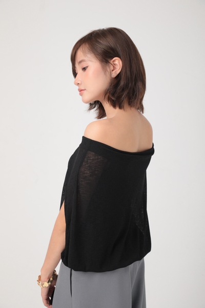 Seleen, Áo trễ vai form ôm chi tiết choàng cài nút giữa, WT0271